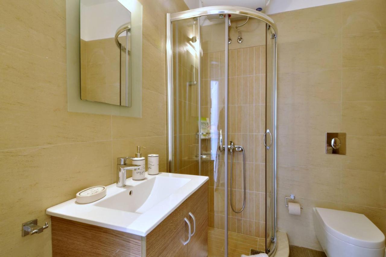 Chloe Apartment Barbati Luaran gambar